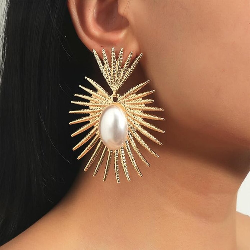 Radiance Gold Large Pearl Heart Crown Sunburst Beam Ray Regal Royal Earring - Picture 1 of 5